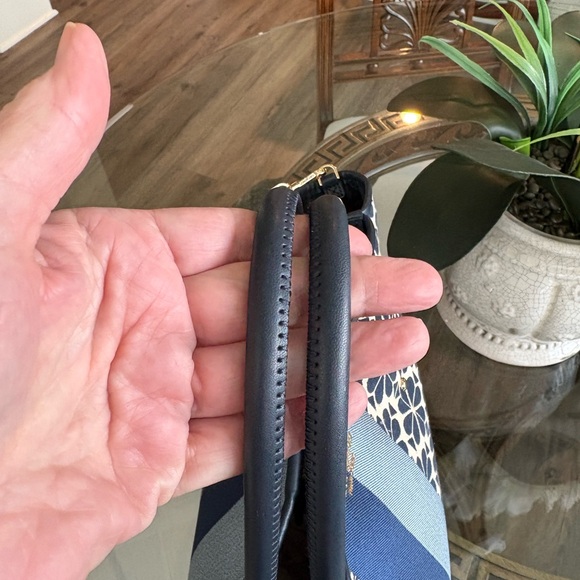 💙🤍KATE SPADE FLOWER JACQUARD STRIPE NAVY BLUE & CREAM TOTE BAG!💙🤍 - Picture 7 of 8